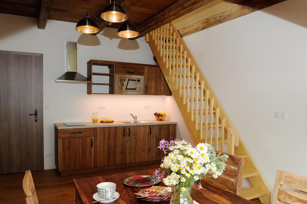 Ranc Milovice Hotell Milovice  Rum bild